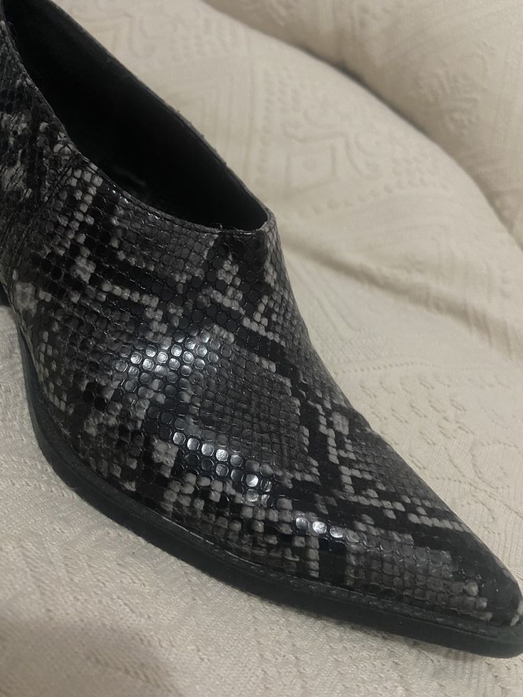 Buty kowbojki rozm . 38
