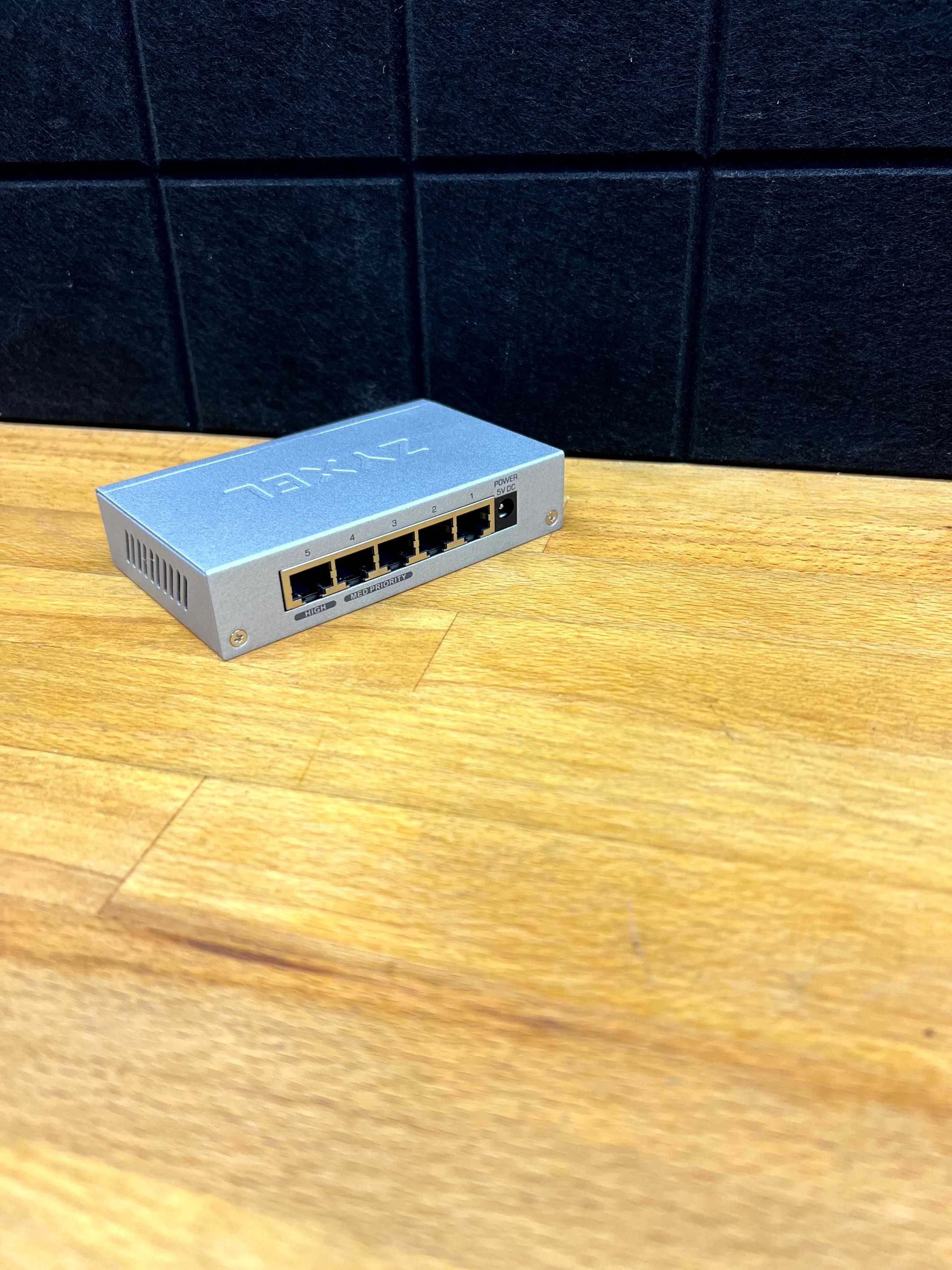 SWITCH ZYXEL GS-105B v3 5xGibabit Ethernet RJ45