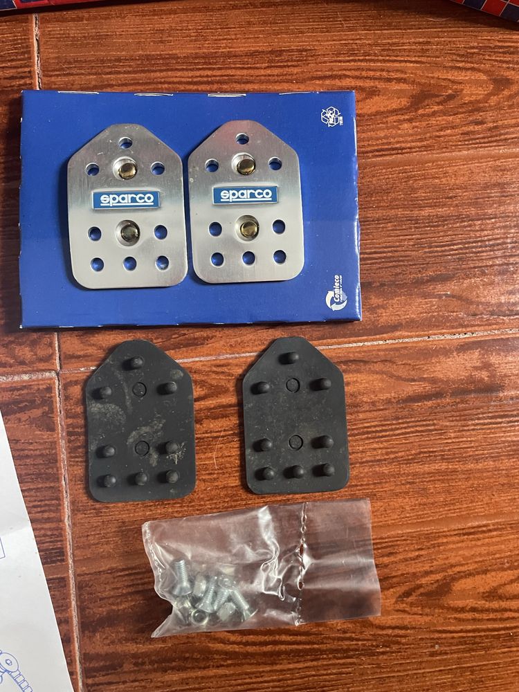 Vendo pedais SPARCO novos