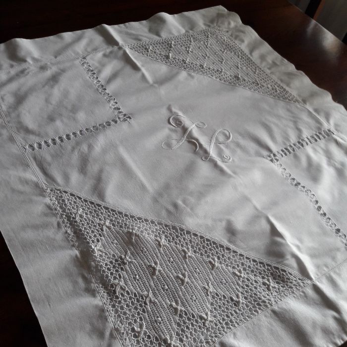 Fronhas (2) p/almofadas com renda e bainha aberta, antigo