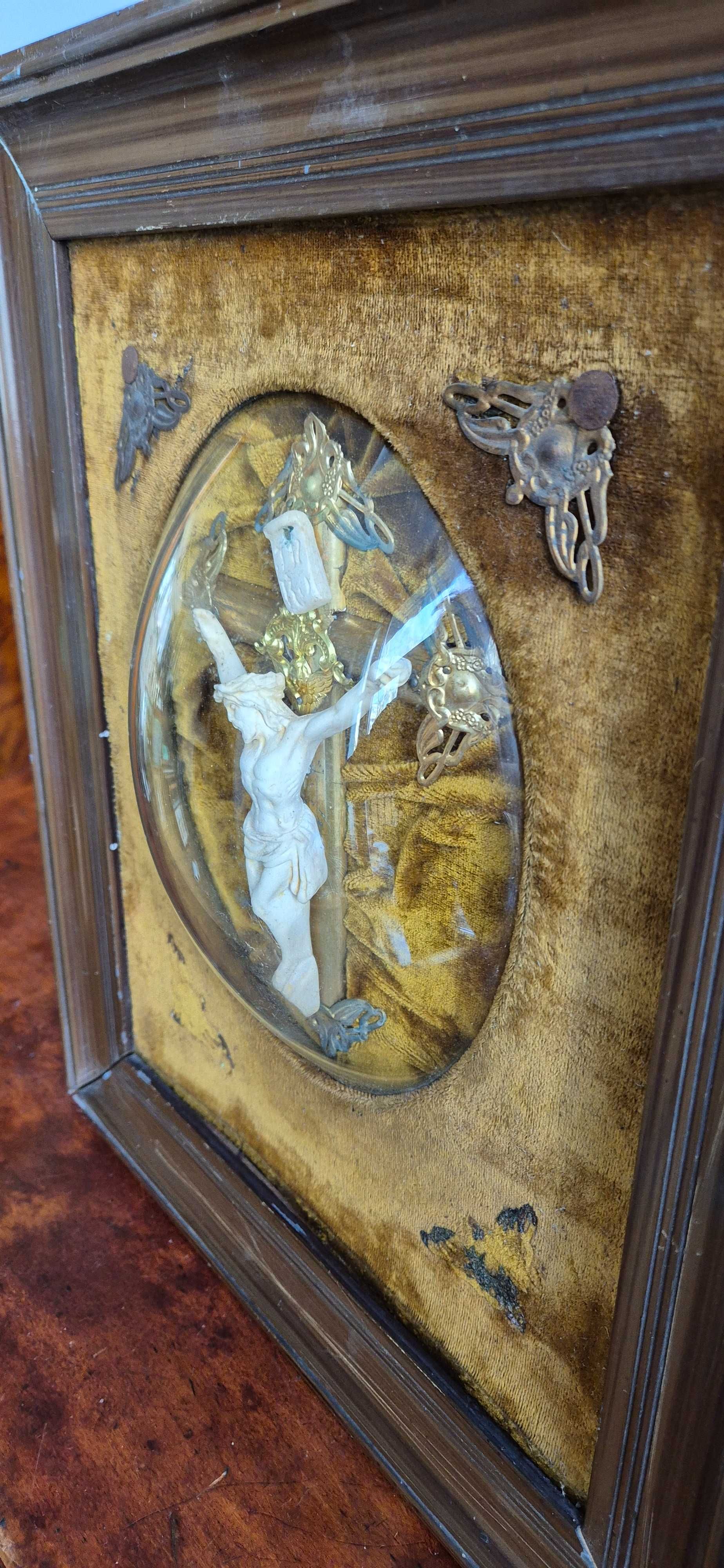 Obraz rzeźba sakralna sygnowana CUM DEO LABORO JBT Jezus krzyż antyk