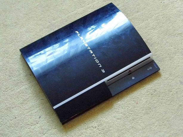 Dolna i górna część obudowy konsoli Sony PlayStation 3 Classic