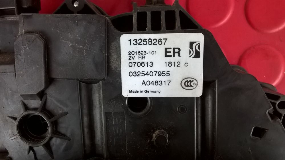 Fecho da Porta Trás Direito [Opel Corsa D]