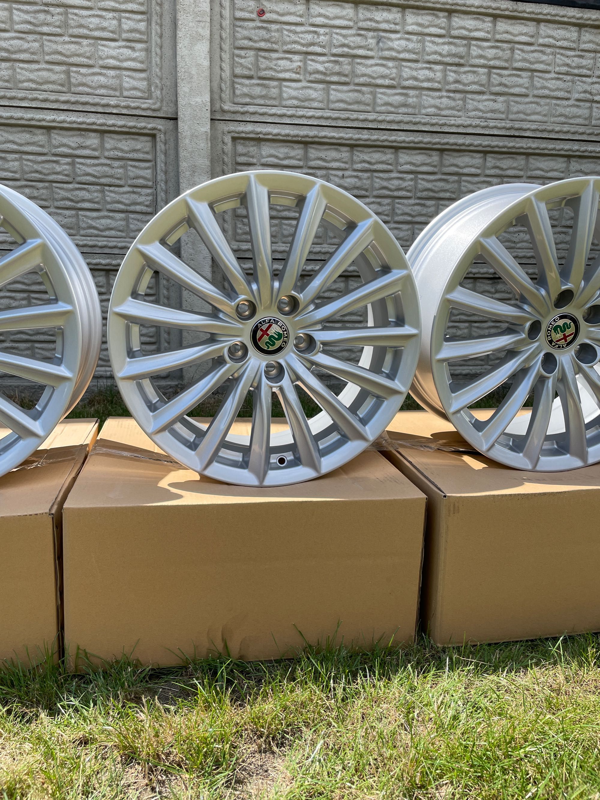 Okazja oryginalne felgi ALFA ROMEO GULIA 7.5Jx17 5x110 ET33 65.1 NOWE