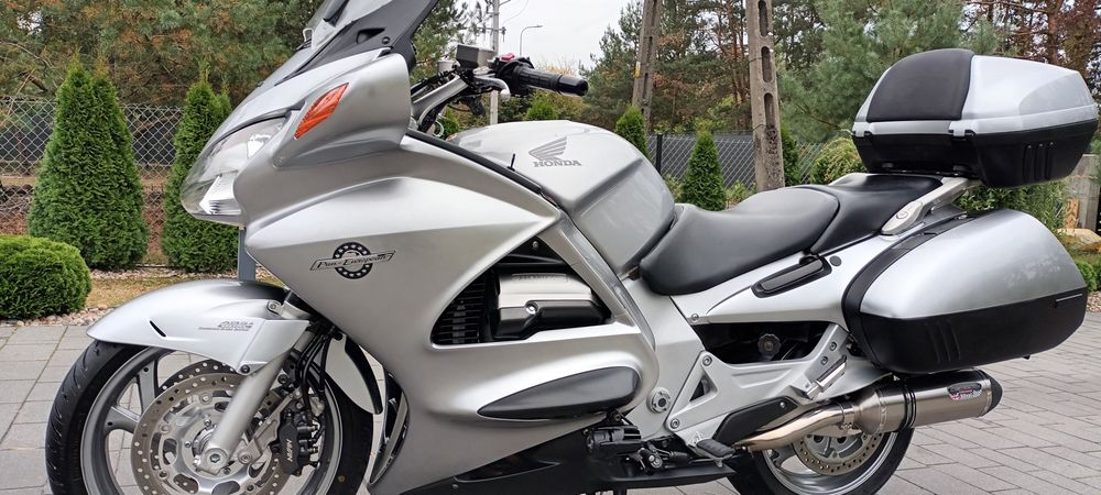 Honda ST 1300 Pan Europen Bezwypadkowa piękna.