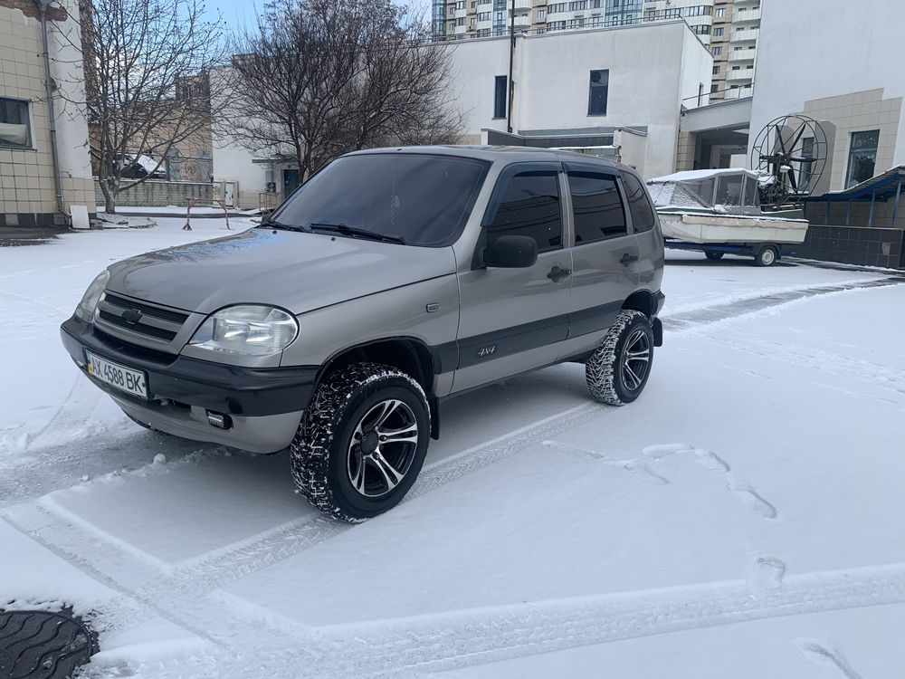 Продам ниву шевроле