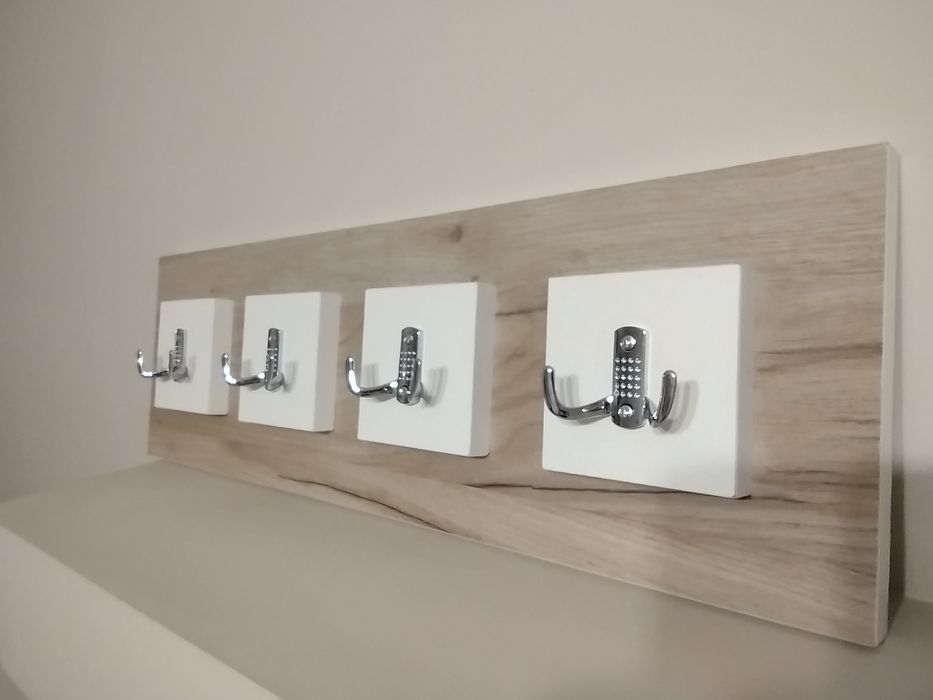 Wieszak ścienny na ubrania