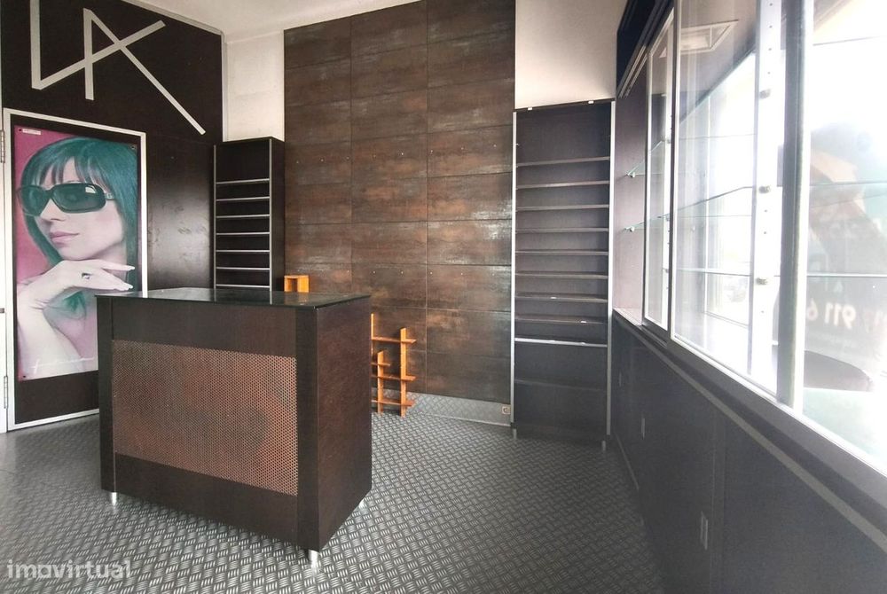 Loja ou escritório no centro de Pataias