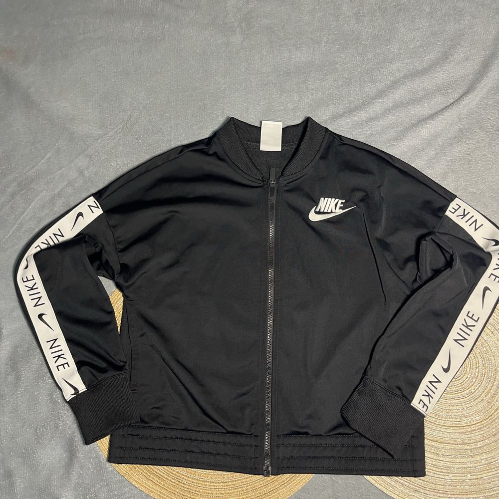 Кофта укороченая nike 146 - 156 см 10 - 11 лет