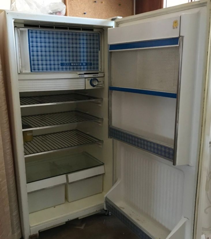 Lodówka z zamrażarką Mińsk 10, sprawna, zadbana.