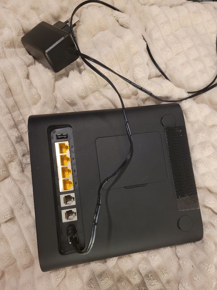 Router ( potrzebna karta sim )