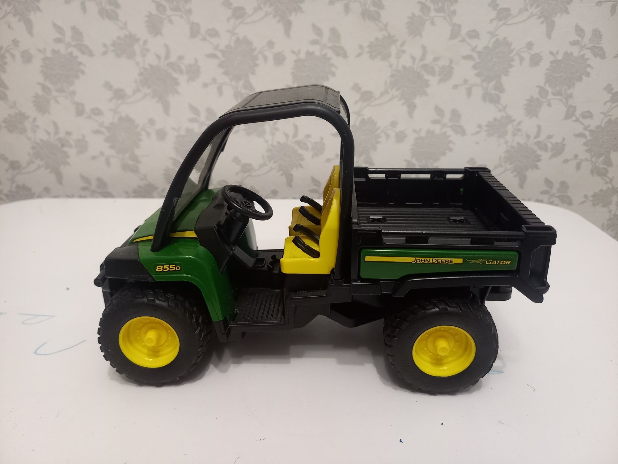 Машина міні-всюдихід Bruder John Deere Gator (02491)