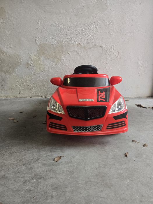 Carro bateria criança - funciona mal
