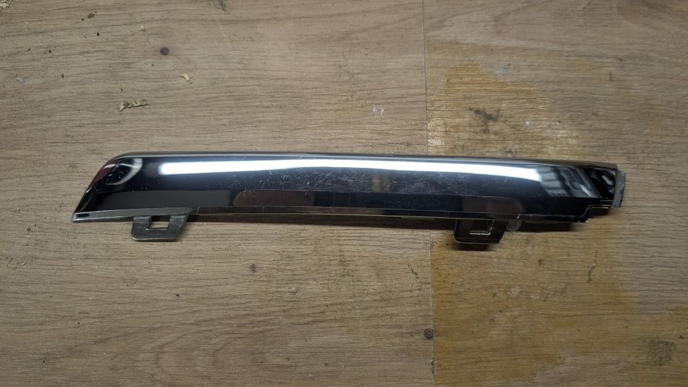 Listwa chromowa lewj lampy Citroen C4 iii