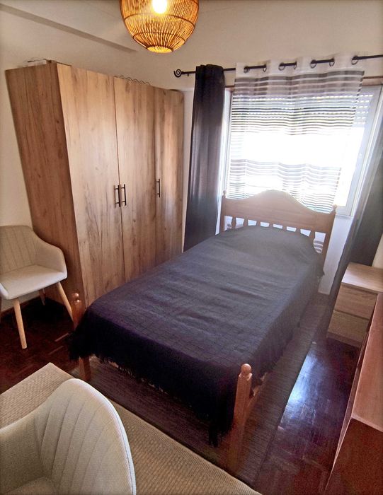 Quarto ambiente acolhedor, a 30 min da Praça Comércio