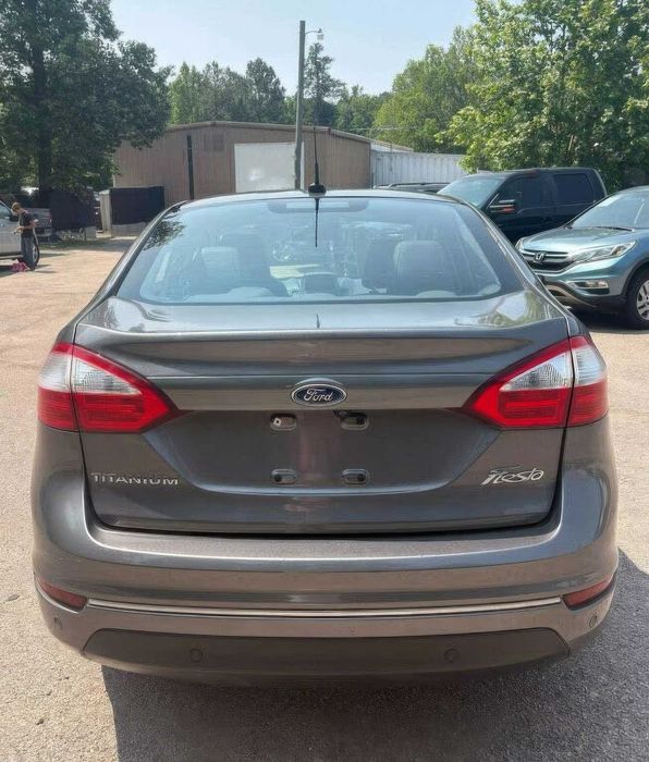 Ford Fiesta Titanium      2014