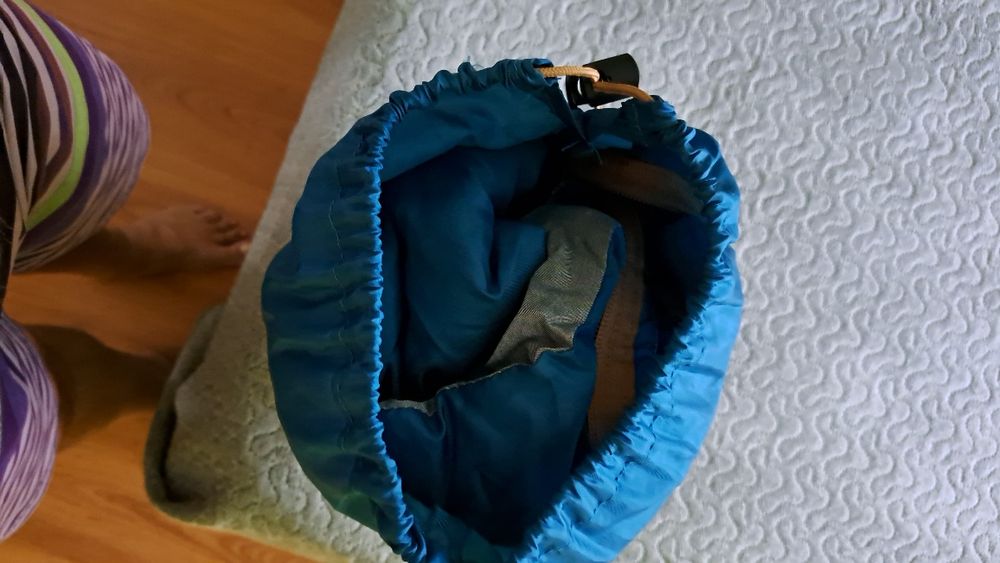 Saco cama, ideal para acampar.