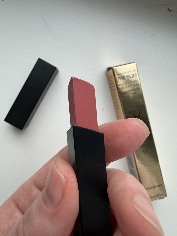 Помада Yves Saint Laurent The Slim #11 Ambiguous Beige