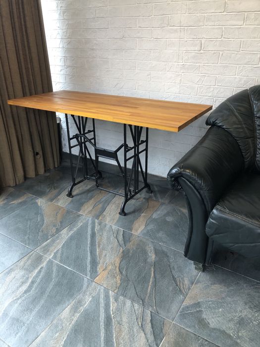 Продам продам стіл ручноі роботи