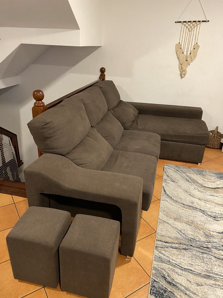 Sofa grande cinzento escuro