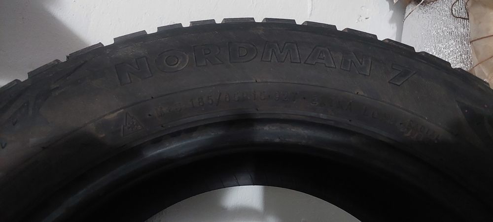 Продам Шипованную Резину Нокиян 7 185/65 R15
