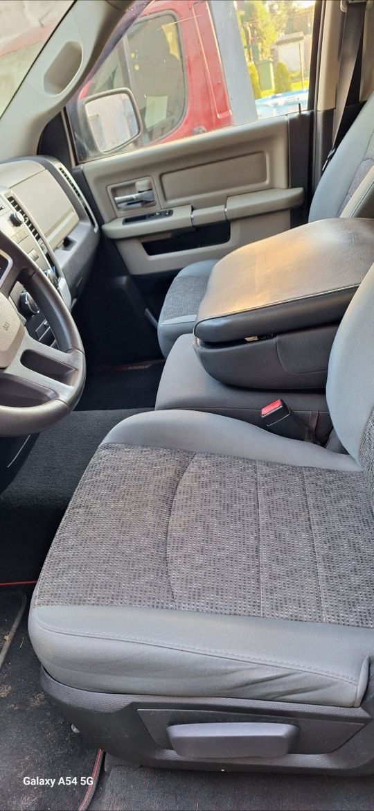 Sprzedam dodge ram 1500  4.7
