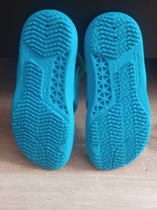 Sandały, klapki, buty basenowe dla dzieci Nabaiji rozm. 26