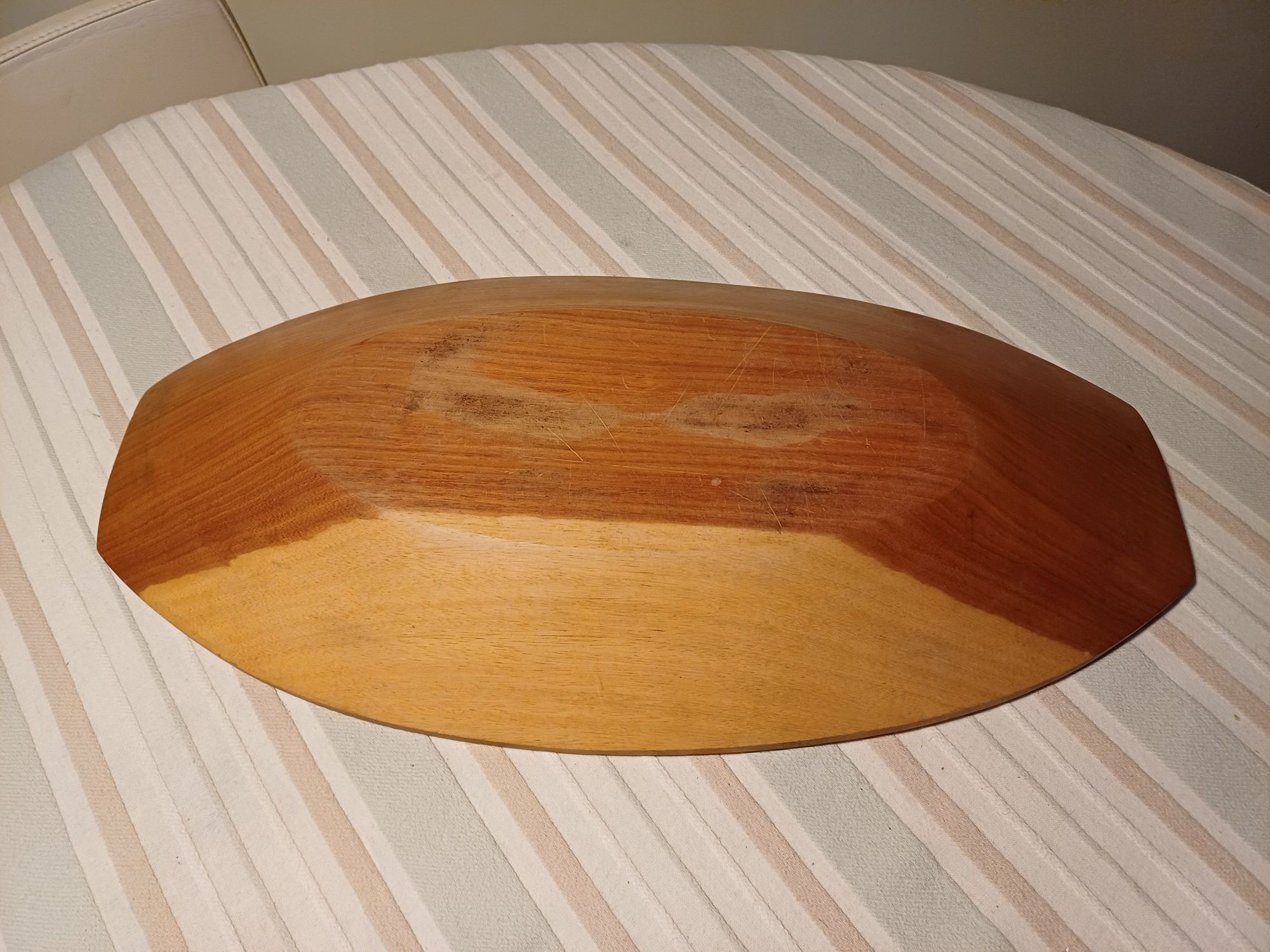Travessa em madeira maciça artesanal do Brasil (45 cm)