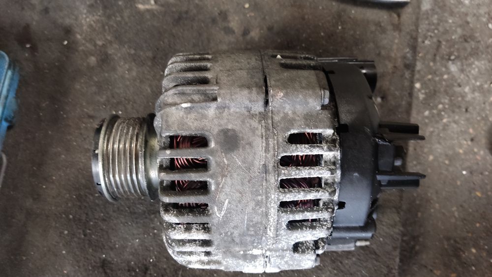 Alternator audi a3 8p golf v A6 C6 2.0 TDI 140a