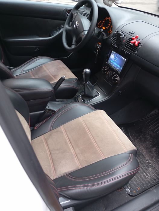 Тойота Авенсіс 1.8 Газ-Бенз