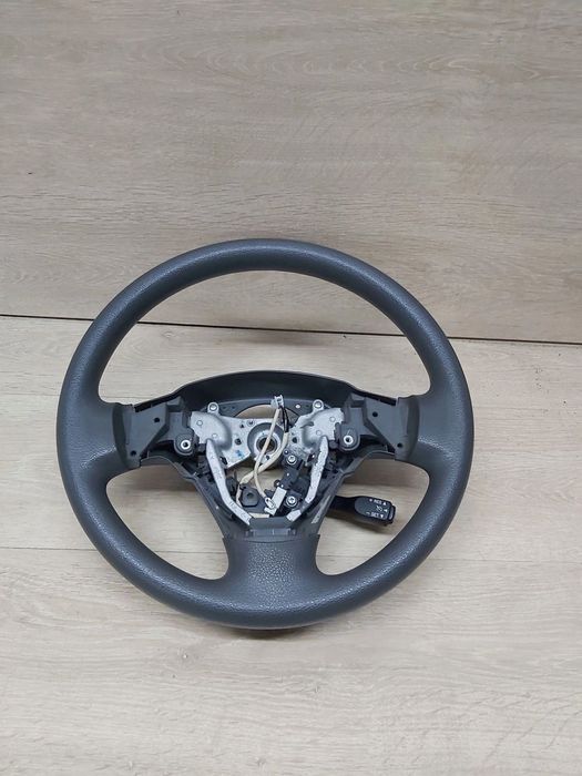 Toyota Corolla E15 kierownica tempomat USA