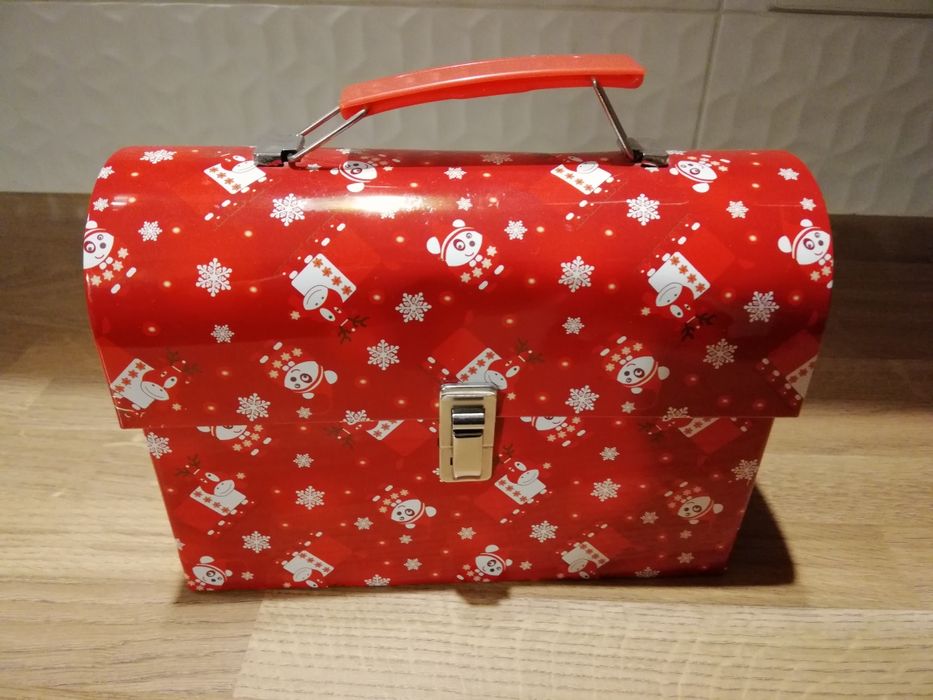kuferek dziecięcy metalowy czerwony świąteczny