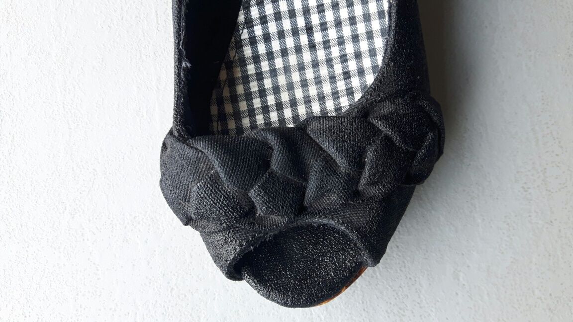 Buty damskie na koturnie Pull and Bear