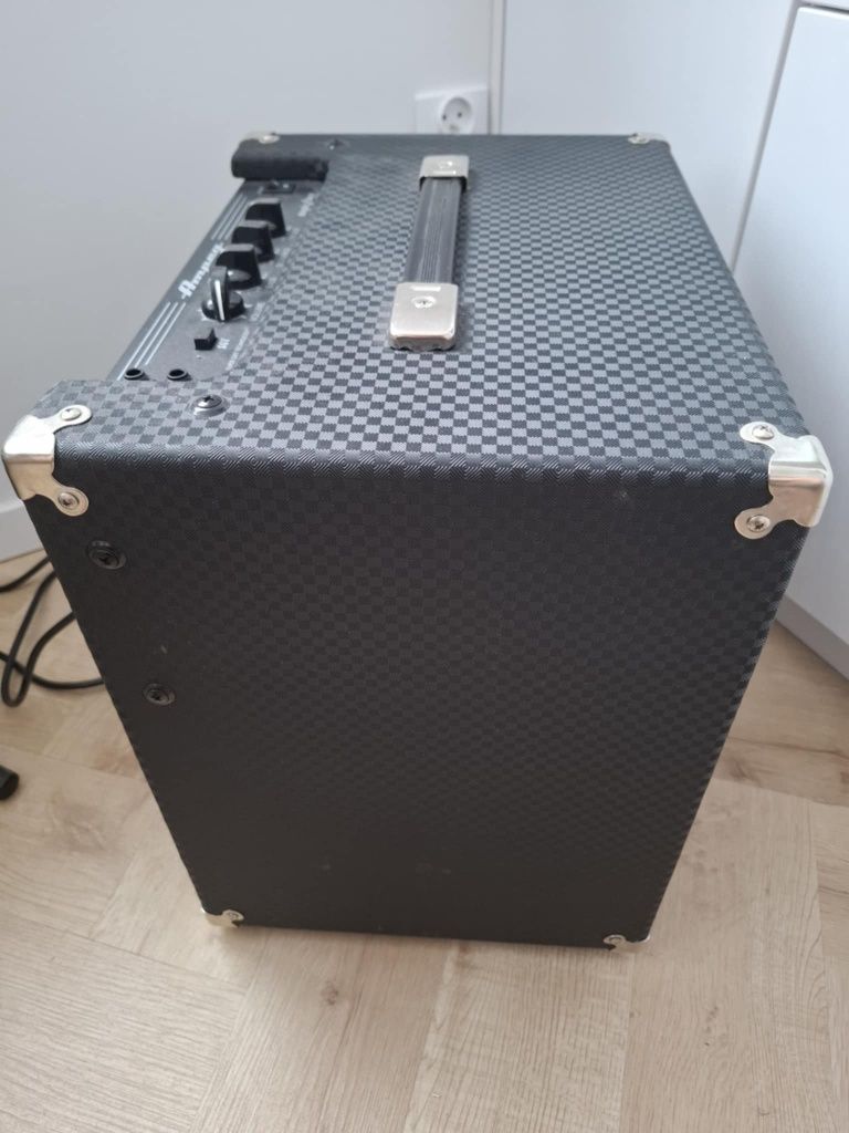 Ampeg RB-108 Wzmacniacz basowy