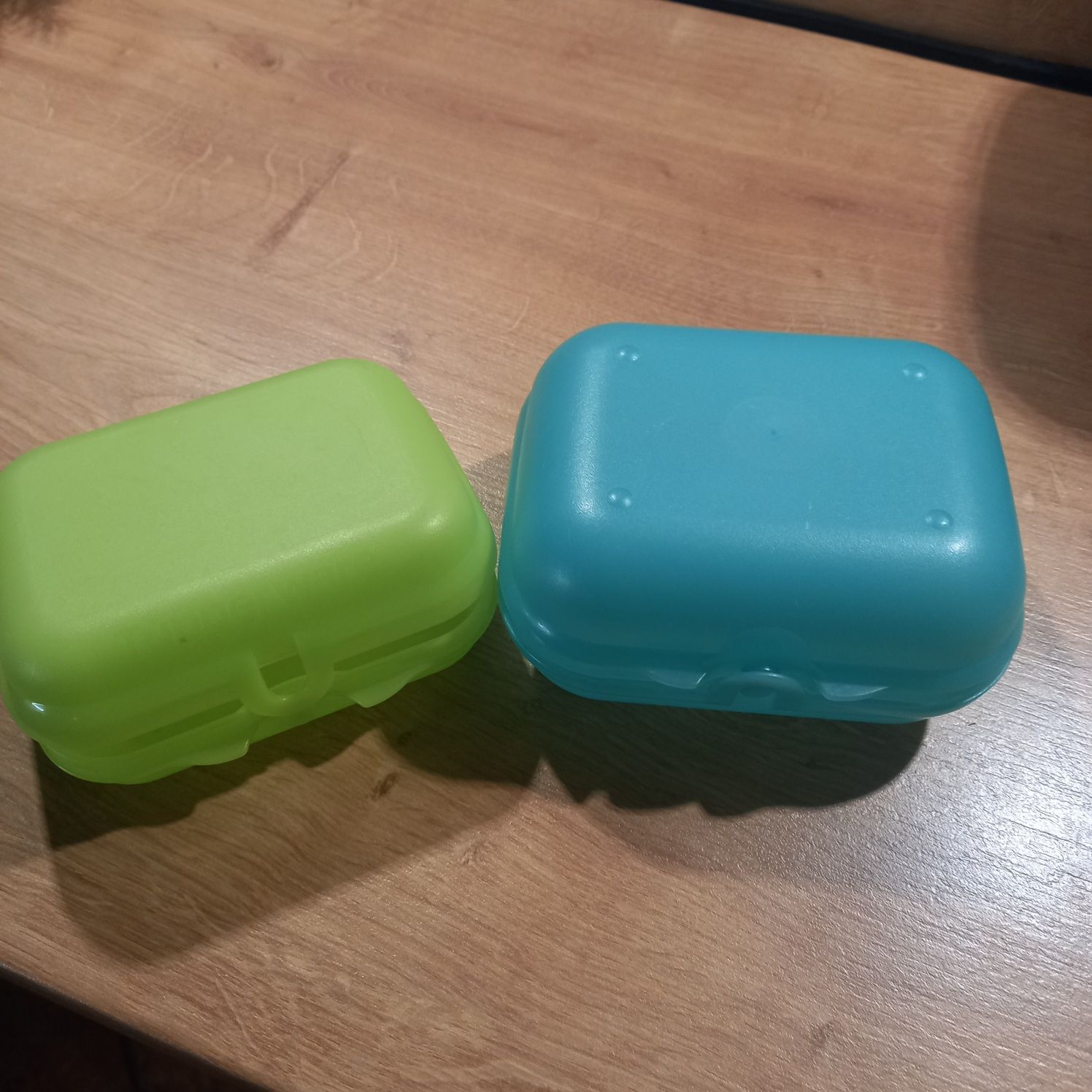 Pojemniki 2 sztuki komplet śniadaniówka tupperware