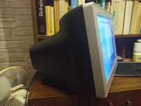 Monitor Samsung SyncMaster 793DF: CRT płaski kineskop DynaFlat retro