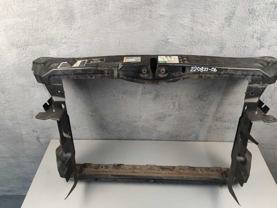 Телевизор (передняя панель) Skoda OCTAVIA  A5 2004-2013