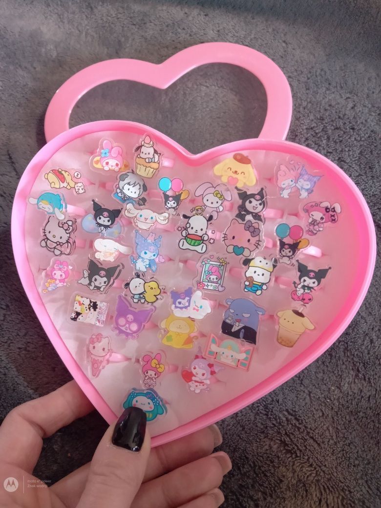 Zestaw nowych pierścionków sanrio
