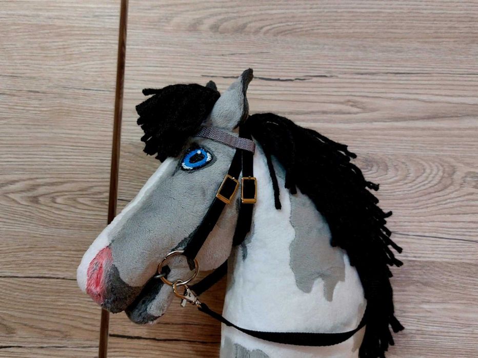 Szary Hobby Horse