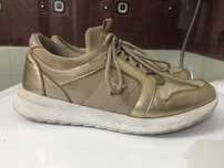 Guess adidasy buty sportowe uszkodzone