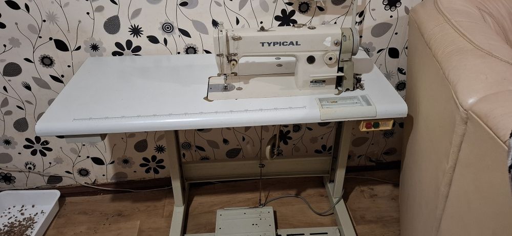 Промышленная швейная машинка