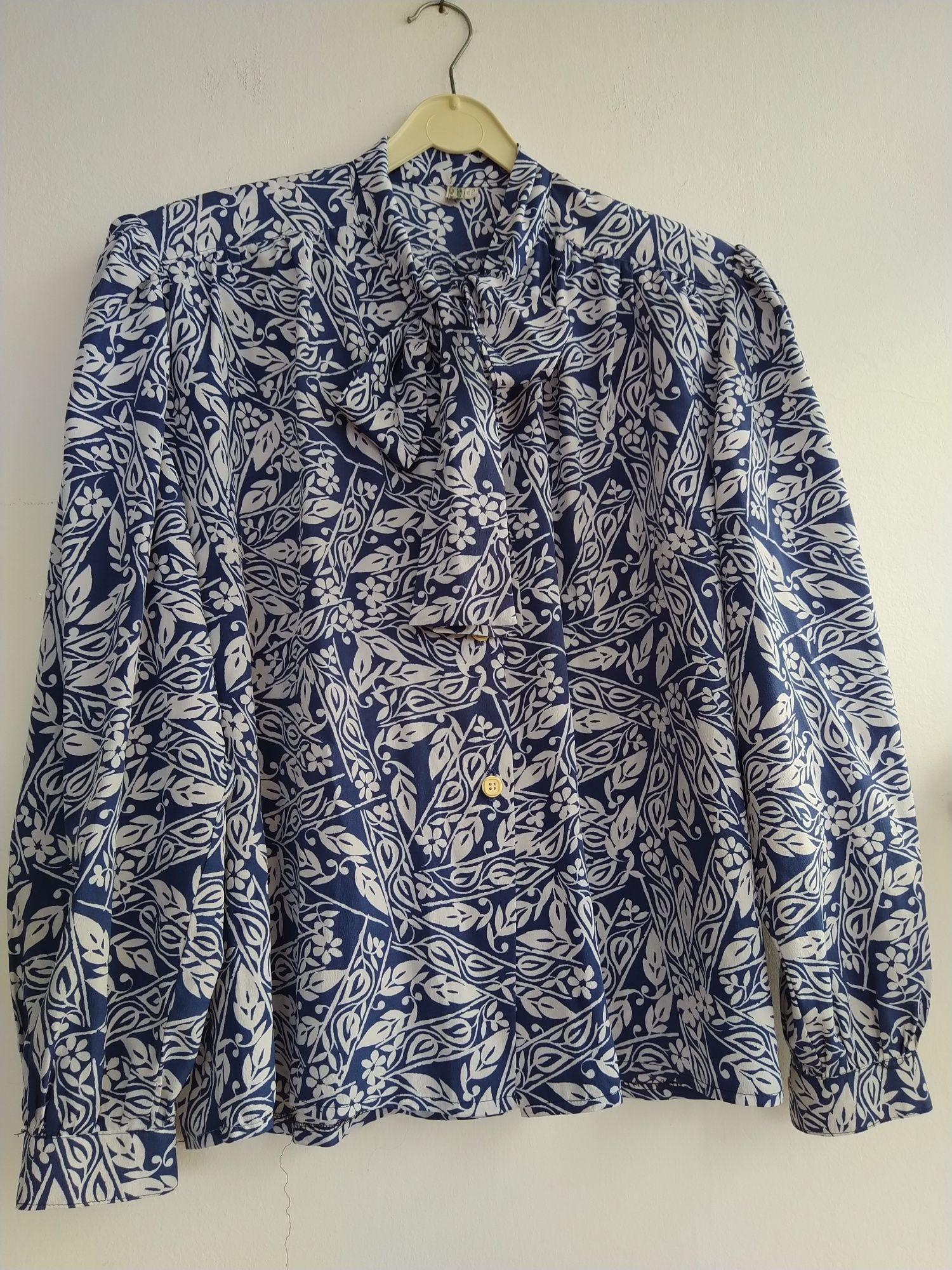 Blusa elegante com print floral - Ristel - Tamanho 42