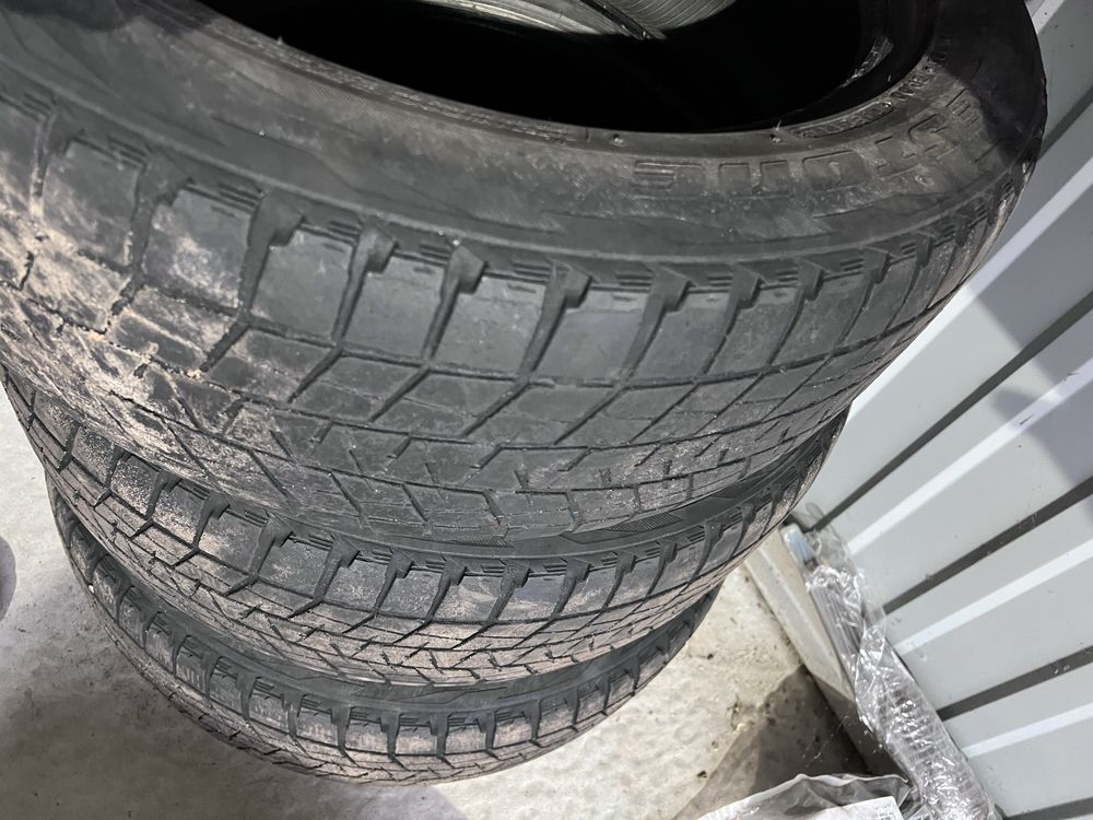 Зимние шины BRIDGESTONE BLIZZAK DM-V1 225/55 R18 98R бу 4 шт