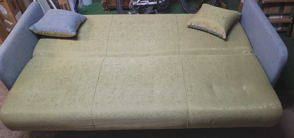 wersalka / kanapa . Funkcja spania . Sofa