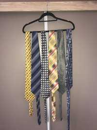 Różnokolorowe krawaty