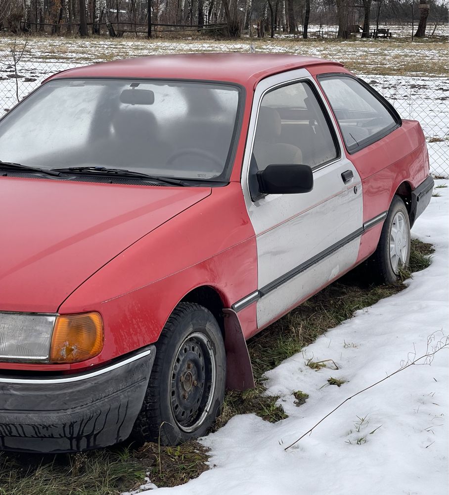 Ford Siera 2.0 1987 року випуску на запчастини