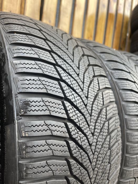 225/40 r18 шини резина зима (8,5мм стан нових)