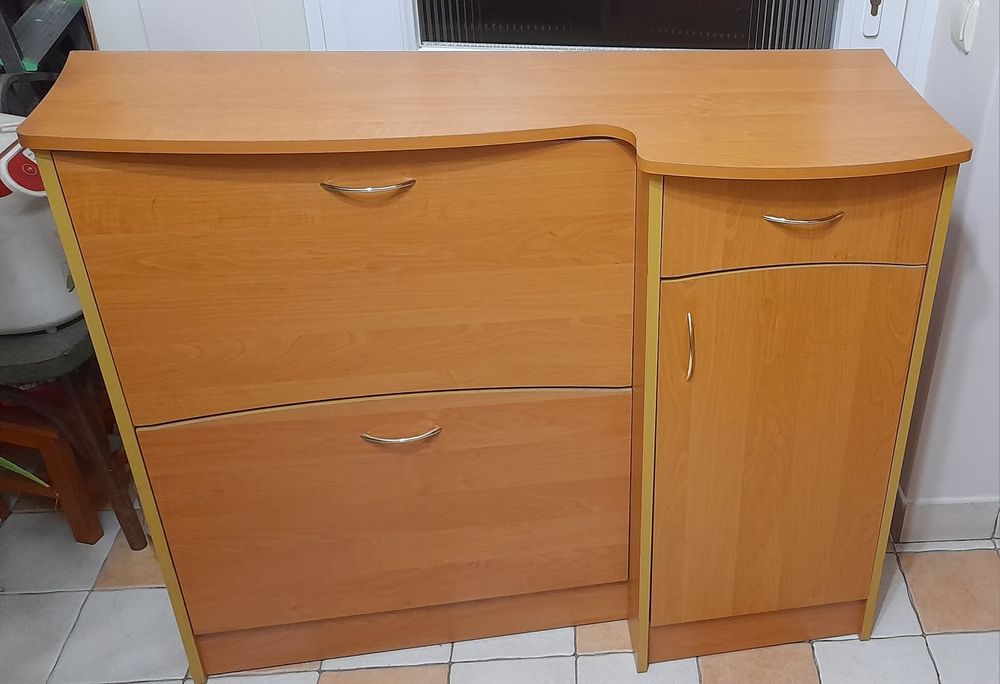 Тумба для взуття.