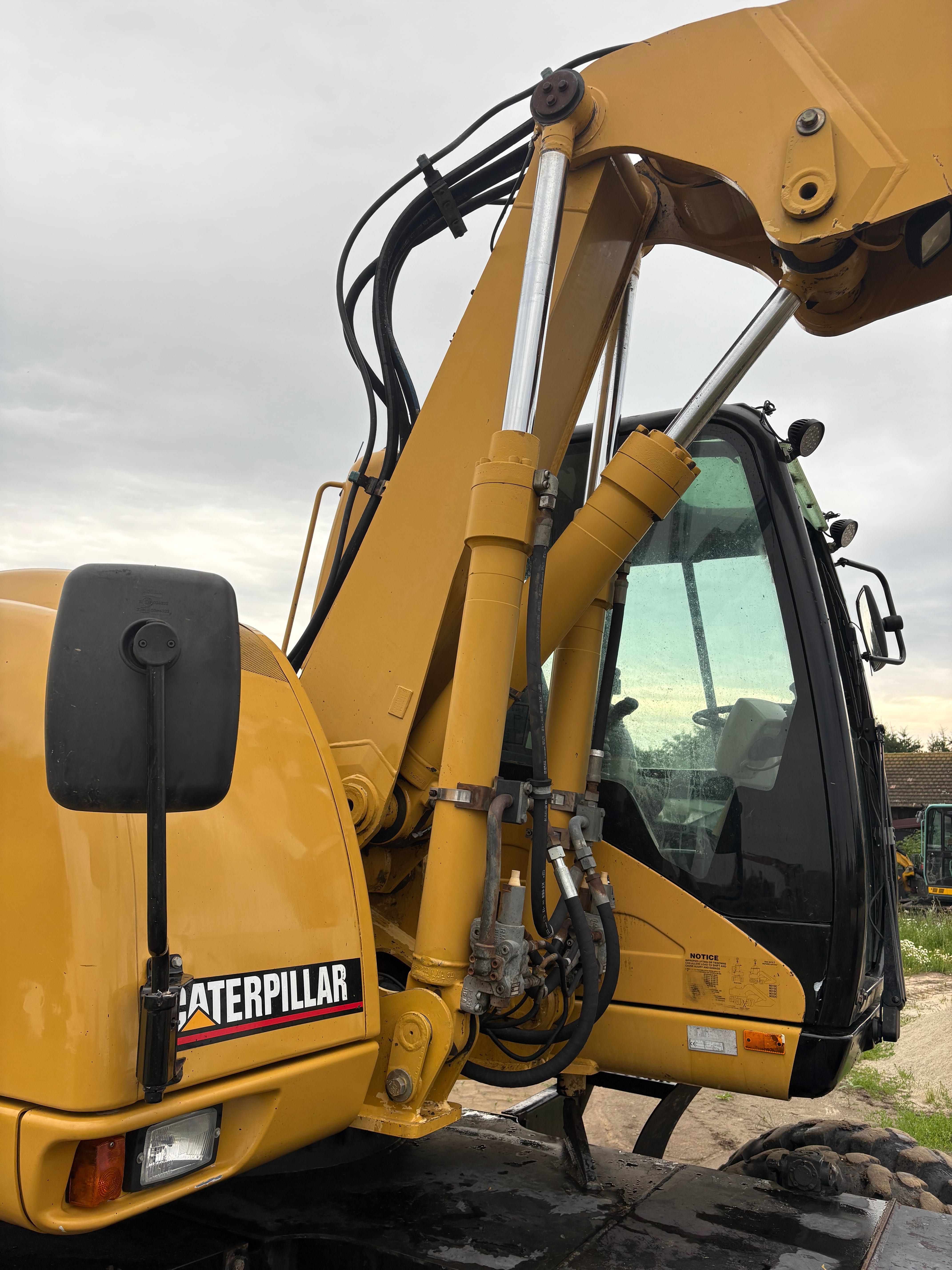 Koparka cat 313c rok 2006 dłuższe ramię umowa
