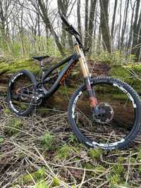 Pivot Phoenix DH Carbon 2022 L 27,5 FV